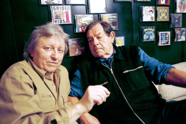 Textař Jan Schneider  (vpravo) a Václav Neckář | foto: Jaromír Čejka,  ČTK