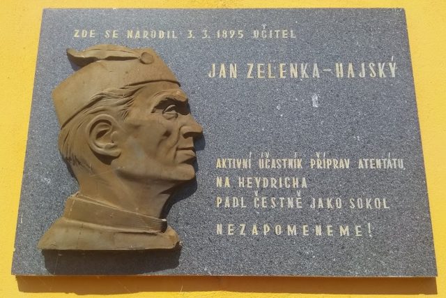 Jan Zelenka Hajský - pamětní deska v Kamenném Újezdě u Českých Budějovic | foto: Zdeněk Zajíček,  Český rozhlas