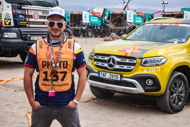 Dakar za oponou. Kameraman Michael Dvořáček natáčel zákulisí nejtěžší rallye světa | foto: Michal Dvořáček