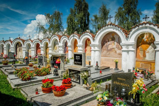 Hřbitov v Albrechticích nad Vltavou | foto: Petr Lundák,  MAFRA / Profimedia