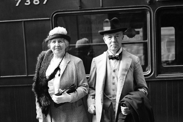 Walter Runciman a jeho manželka Hilda v roce 1938 | foto: Eddie Worth,  ČTK / AP