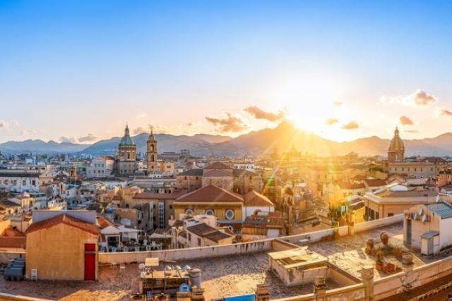Západ slunce v Palermu na Sicílii | foto: Shutterstock