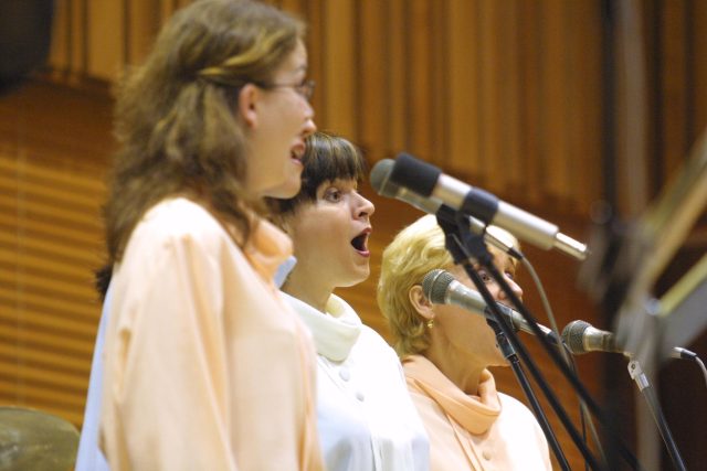 Soubor Linha Singers na snímku z roku 2003 | foto: Libor Teichmann,  MAFRA / Profimedia