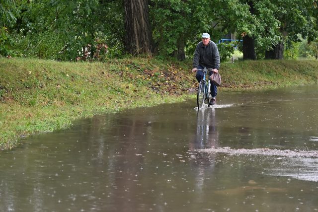 Rozvodněná Lužnice ve Veselí nad Lužnicí | foto: Luboš Pavlíček,  ČTK