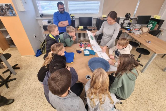 Workshop studentů oboru učitelství science pro žáky základních škol | foto: Eva Musterová Marvanová,  Český rozhlas