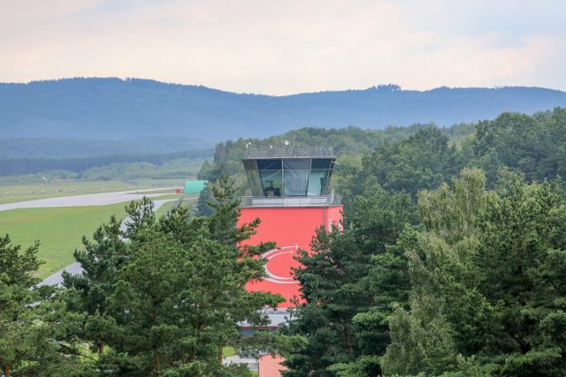 Letiště České Budějovice,  Planá,  řídící věž | foto: David Peltán,  MAFRA / Profimedia