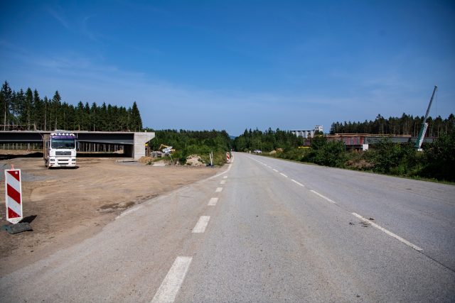 Stavba dálnice D3 v úseku Dolní Třebonín – Kaplice | foto: Václav Pancer,  ČTK
