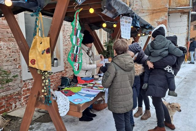 Akce nazvaná Strakonické dvorky podpořila lokální prodejce a přinesla předvánoční atmosféru | foto: Kristýna Barchini,  Český rozhlas