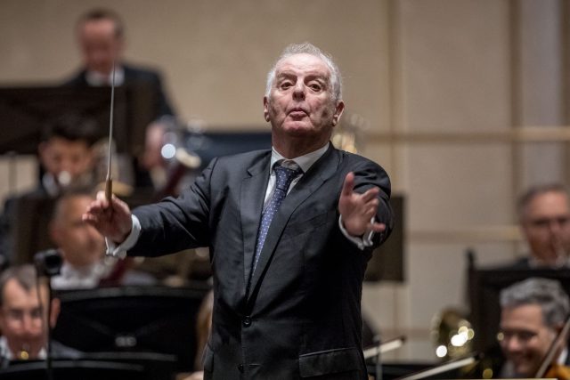 Daniel Barenboim,  který dirigoval letošní novoroční koncert Vídeňských filharmoniků | foto: Profimedia