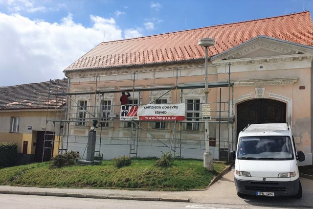 Dům rodiny Havlasů ve Strunkovicích nad Blanicí na Prachaticku se opravuje | foto: Anna Vrhelová,  Český rozhlas