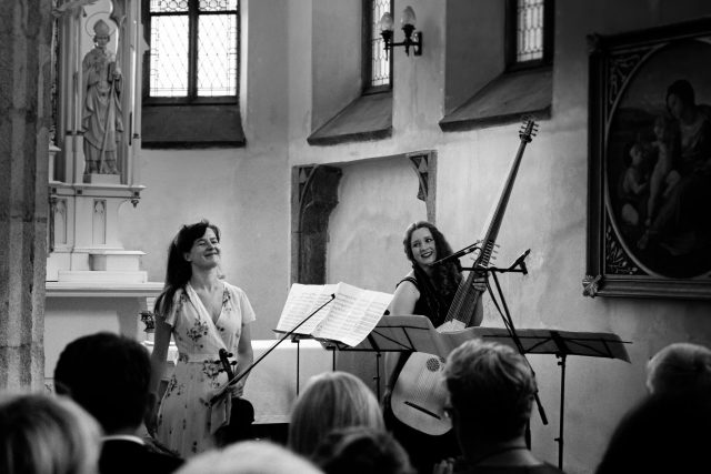 Barokní večer ve společnosti Ludmily Pavlové a Barbory Hulcové v kostele sv. Víta. | foto: Michaela Pondělíčková