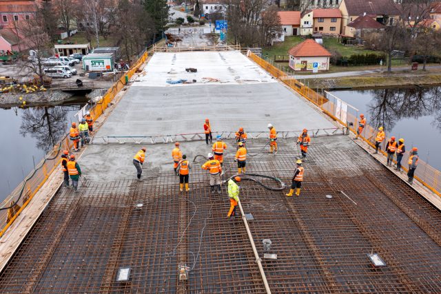 Přestavba mostu v Týně nad Vltavou | foto: VINCI Construction CS