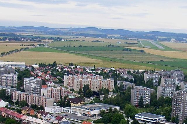 Bývalé vojenské letiště Všechov  (vpravo nahoře) leží v blízkosti města Tábor | foto: Rudolf Kukačka,  Public domain