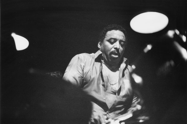 Chico Hamilton,  americký jazzový bubeník a hudební skladatel,  na snímku z roku 1980 | foto: Fotobanka Profimedia