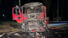 Poškozený hasičský vůz po ruském útoku v Charkově (4. dubna 2024)